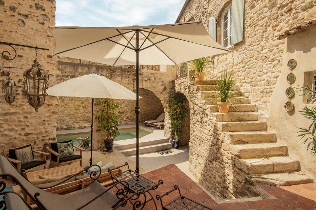 LA FUGUE -Demeure historique située dans un château fort -Proche de UZES et NIMES Brignon Exterior foto